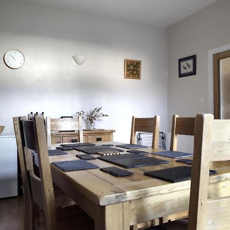 Central And Spacious 2 Bedroom Flat With Garden Edinburgh Ngoại thất bức ảnh