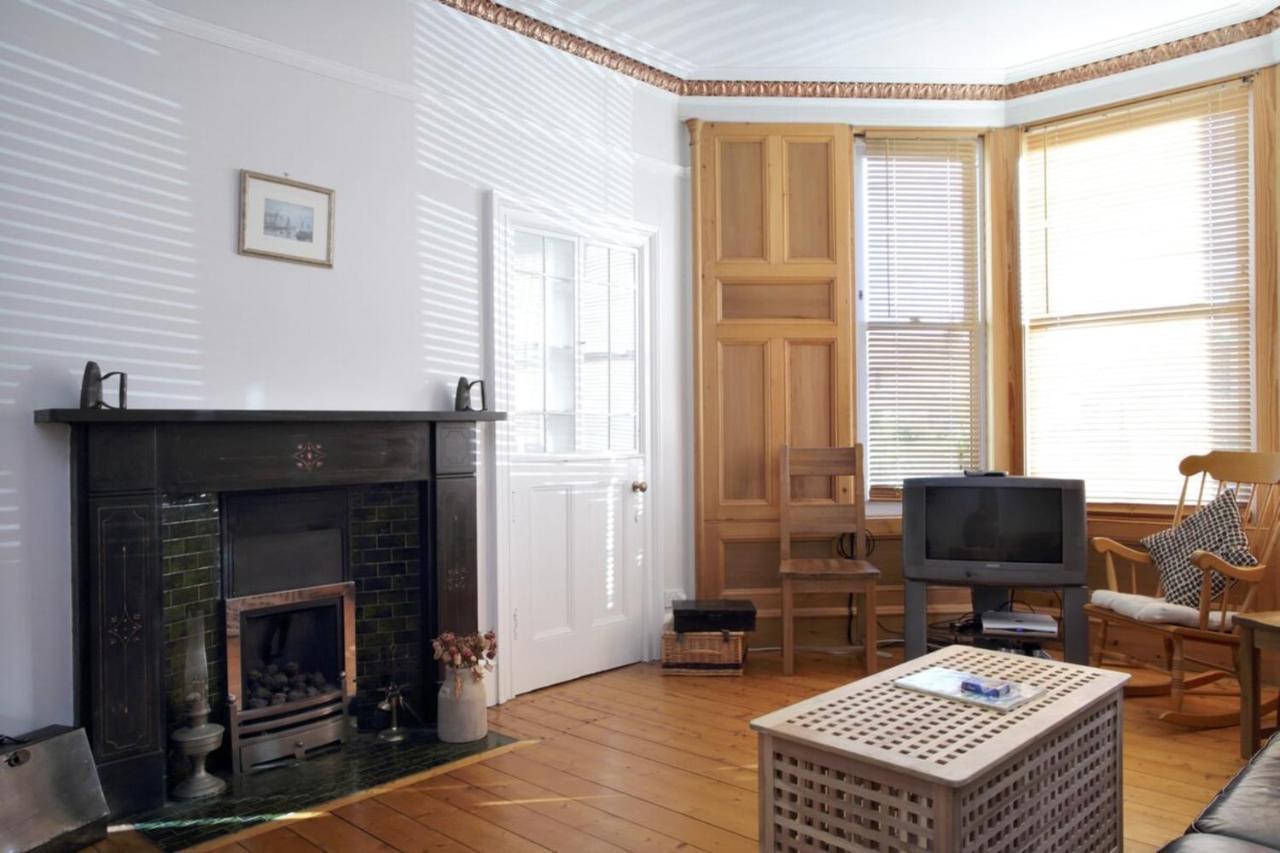 Central And Spacious 2 Bedroom Flat With Garden Edinburgh Ngoại thất bức ảnh