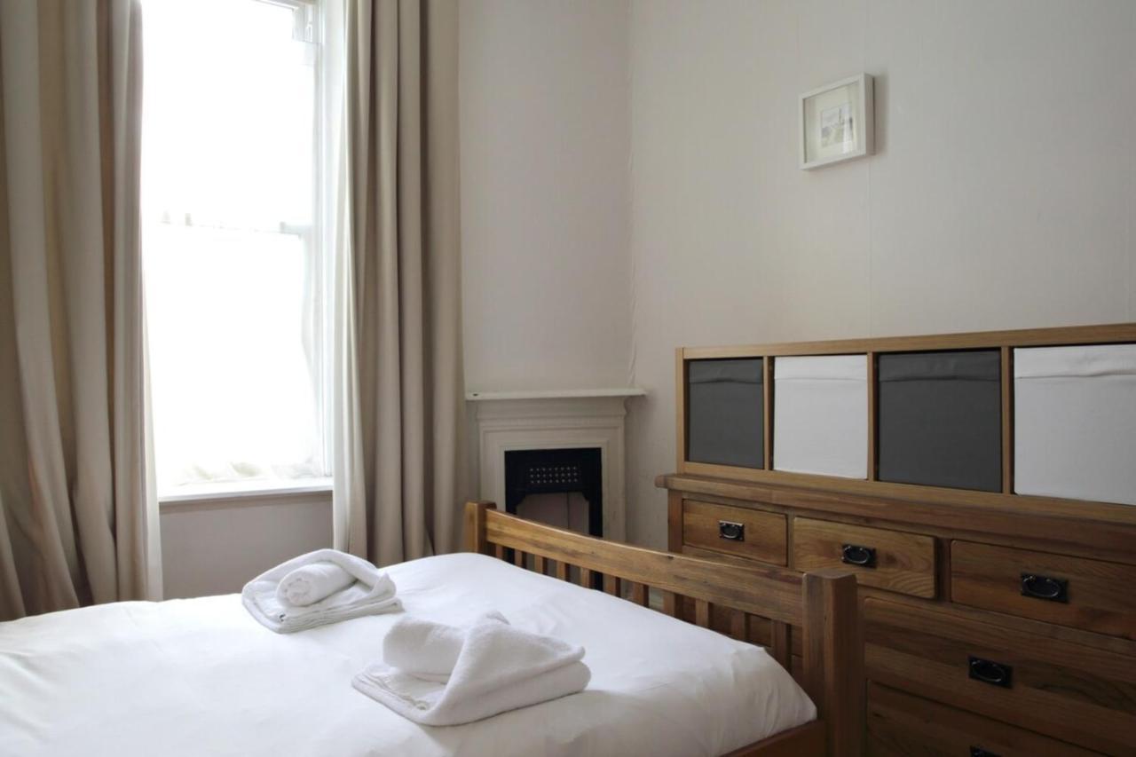 Central And Spacious 2 Bedroom Flat With Garden Edinburgh Ngoại thất bức ảnh